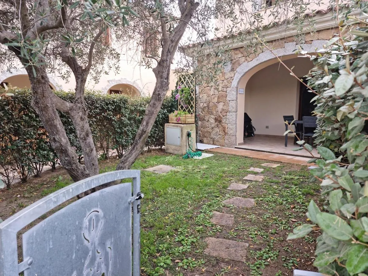 Holiday home Villetta Girgolu Puntaldia Italy