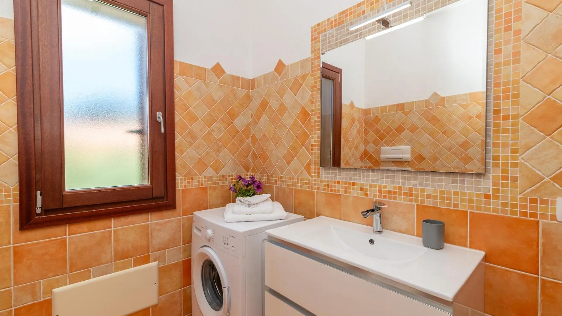 Holiday home Villetta Girgolu Puntaldia Italy